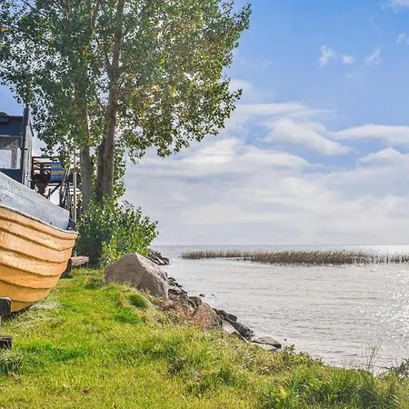 Апартаменты 2 Bedroom Lovely In Волин