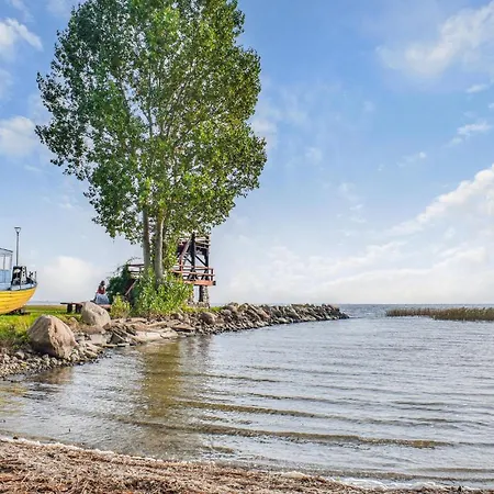 Апартаменты 2 Bedroom Lovely In