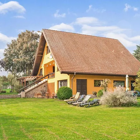 2 Bedroom Lovely In *