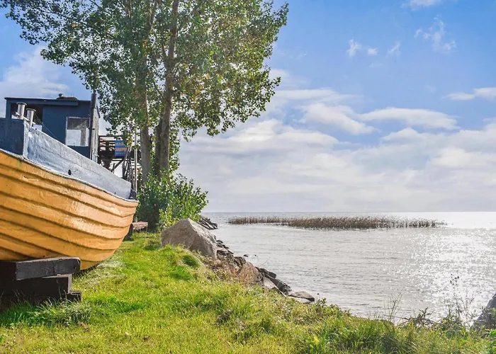 Апартаменты 2 Bedroom Lovely In Волин