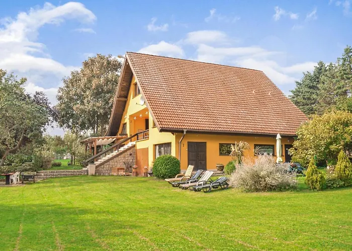 2 Bedroom Lovely In *