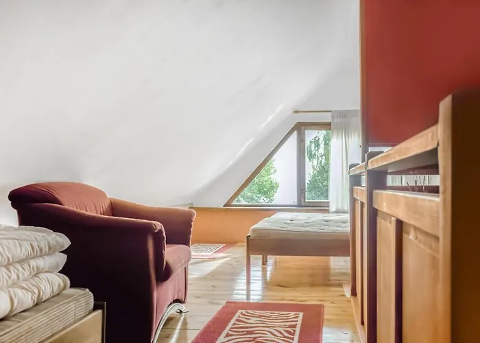 Апартаменты 2 Bedroom Lovely In Волин